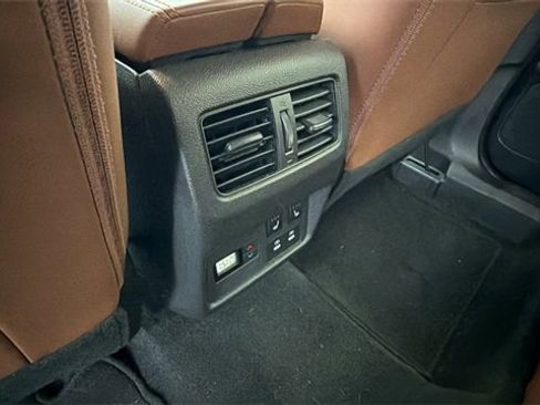 Used 2025 Nissan Rogue Platinum w/ Tech Package image 17