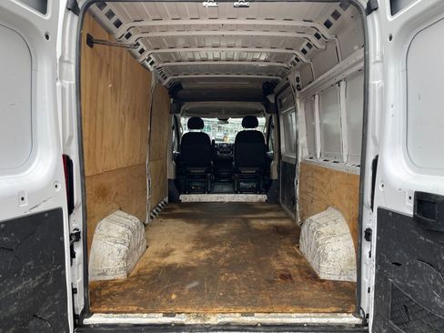Used 2020 RAM ProMaster 2500 w/ Interior Convenience Group image 19