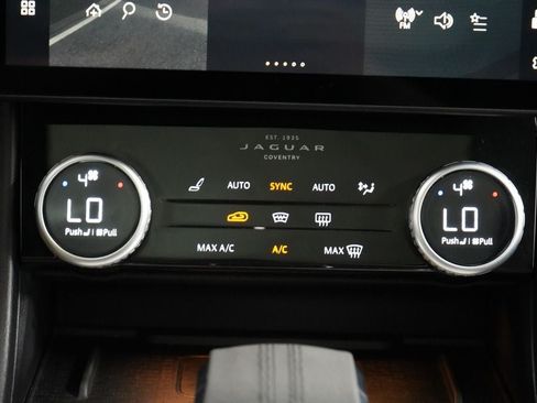 Used 2025 Jaguar F-PACE R-Dynamic S AWD/4WD image 19