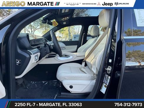 Used 2025 Mercedes-Benz GLS 450 4MATIC image 9