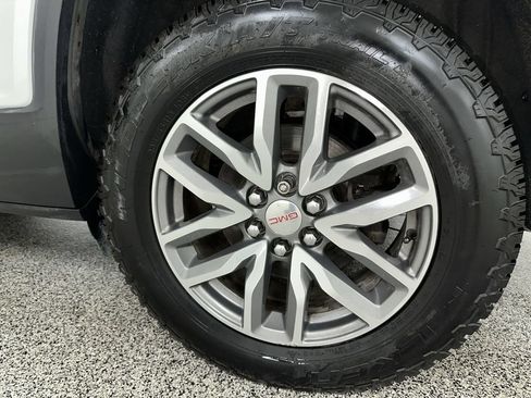 Used 2017 GMC Acadia SLE w/ Driver Alert Package I AWD/4WD image 17