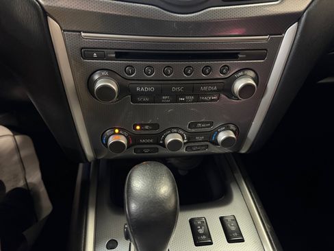 Used 2020 Nissan Pathfinder SL image 12