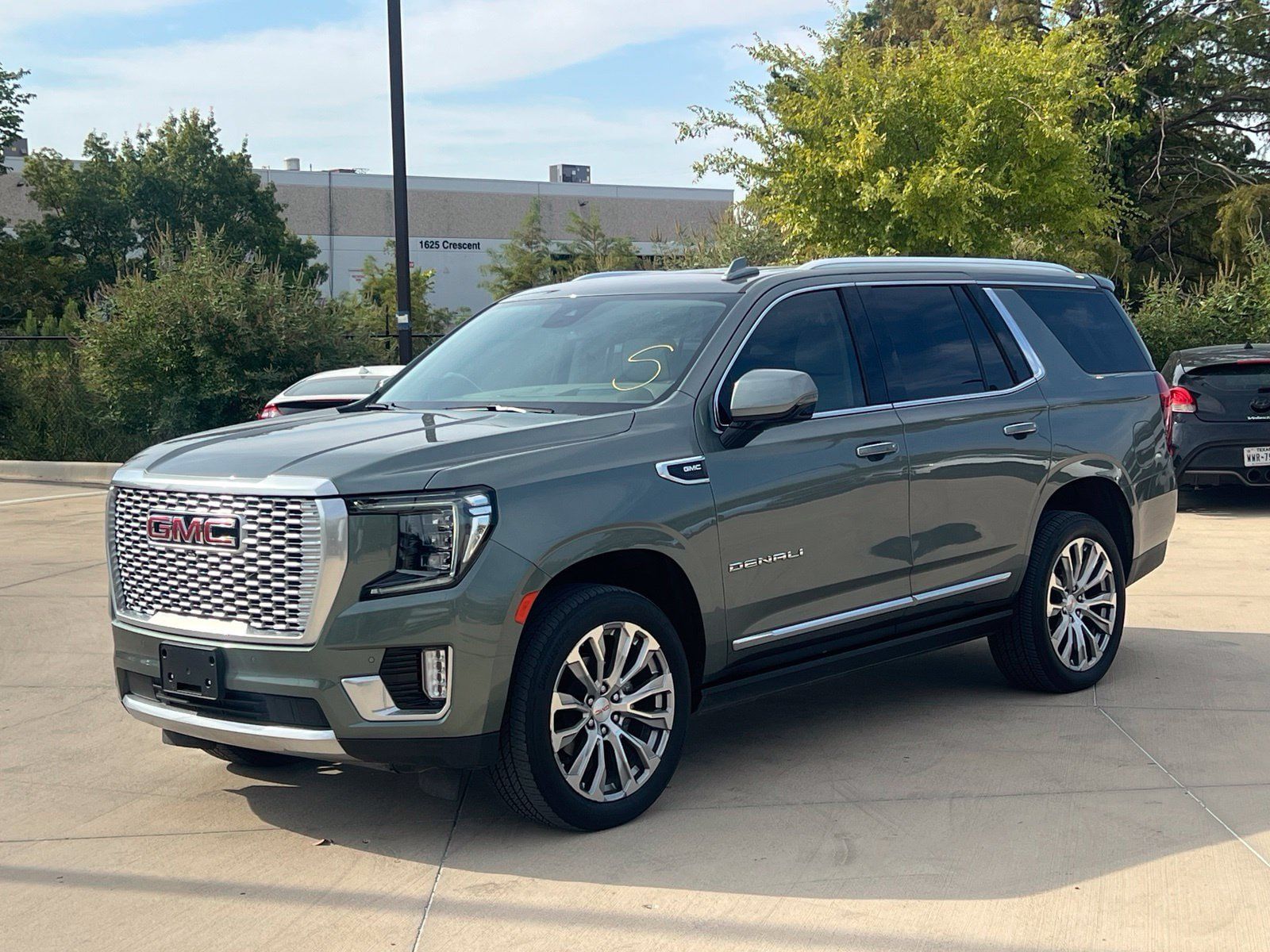 Used 2023 GMC Yukon Denali w/ LPO, Floor Liner Package AWD/4WD image 2