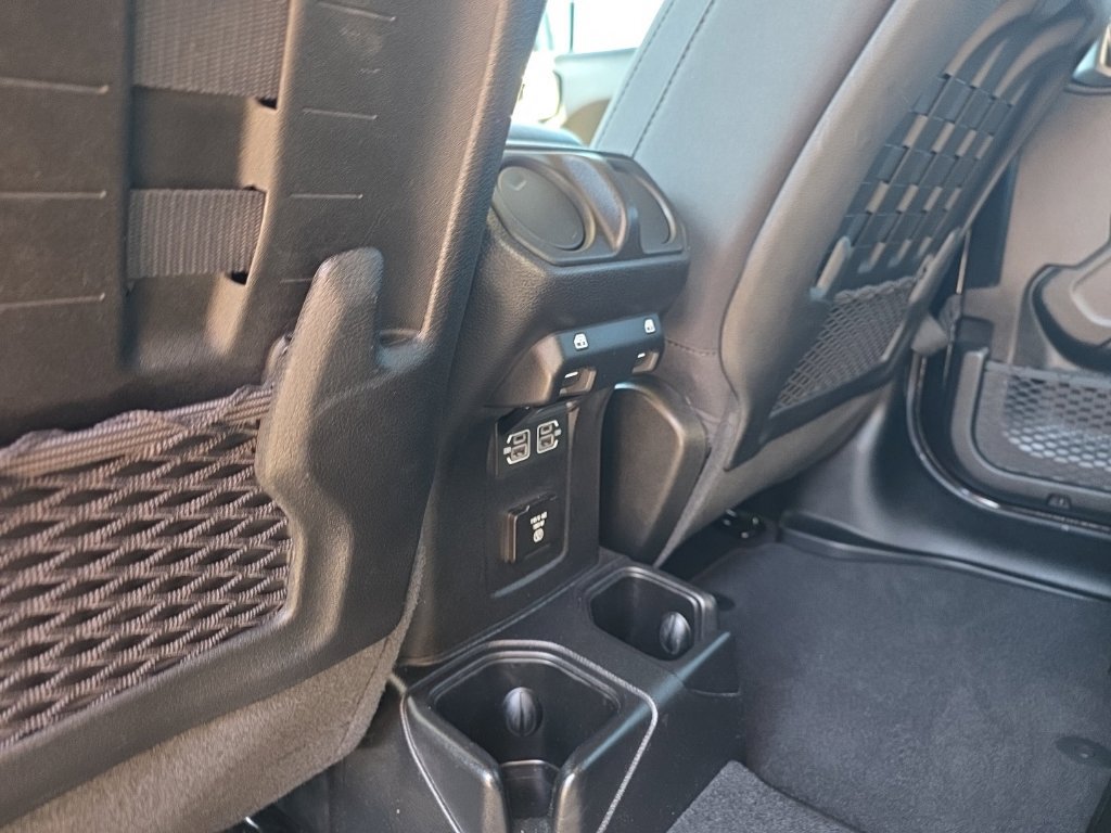 Used 2021 Jeep Wrangler Unlimited Rubicon AWD/4WD image 12