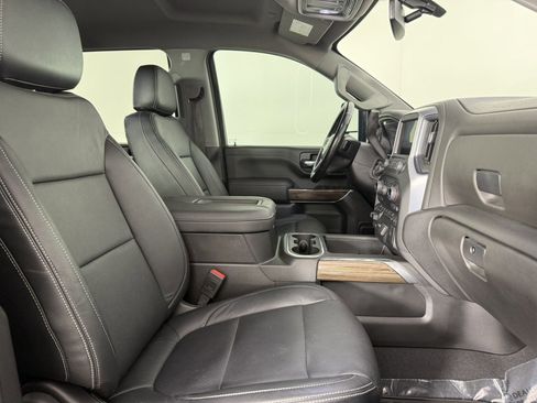 Used 2022 Chevrolet Silverado 2500 LT w/ Midnight Edition image 10
