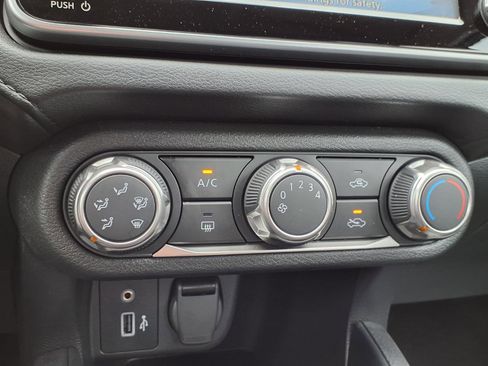 Used 2025 Nissan Versa S w/ Trunk Package FWD image 6