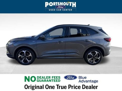 Used 2023 Ford Escape ST-Line Select w/ Tech Pack #2 image 2