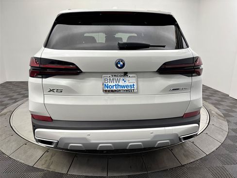 New 2026 BMW X5 xDrive50e w/ Climate Comfort Package AWD/4WD image 15