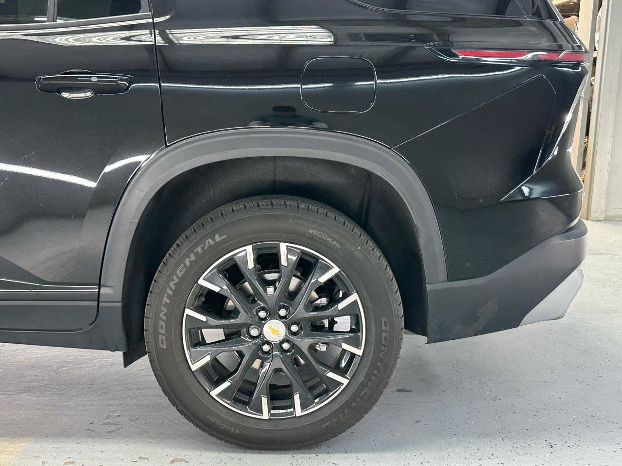 Used 2025 Chevrolet Traverse LT w/ Sun and Wheel Package FWD image 6