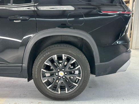 Used 2025 Chevrolet Traverse LT w/ Sun and Wheel Package FWD image 6