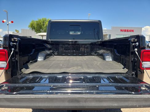 Used 2021 Jeep Gladiator Sport AWD/4WD image 12