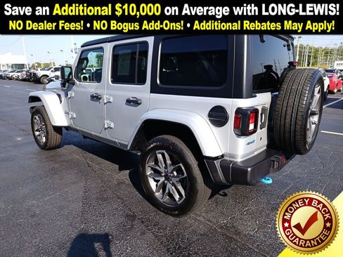 Used 2024 Jeep Wrangler Unlimited image 4