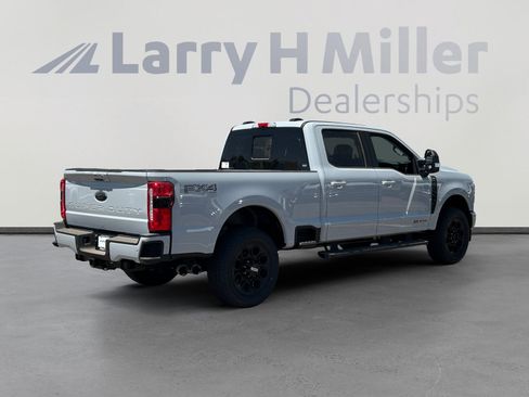 New 2026 Ford F250 Lariat w/ Black Appearance Package AWD/4WD image 5