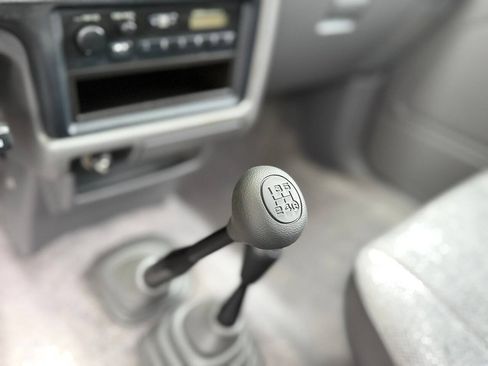 Used 1993 Toyota Pickup Deluxe AWD/4WD image 14