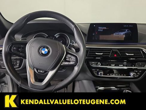 Used 2018 BMW 530e xDrive w/ Premium Package 2 image 9
