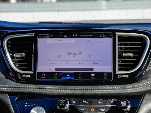 New 2026 Chrysler Pacifica Select AWD/4WD image 17