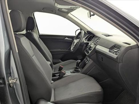 Used 2020 Volkswagen Tiguan S image 21