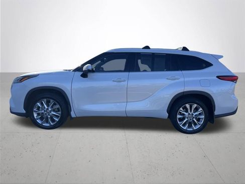 Used 2022 Toyota Highlander Limited AWD/4WD image 9