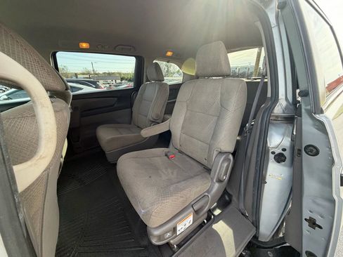 Used 2014 Honda Odyssey LX image 12