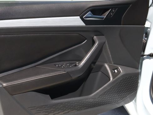 Used 2025 Volkswagen Jetta Sport image 14