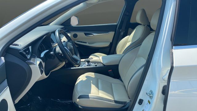 Used 2022 INFINITI QX50 Luxe AWD/4WD image 9