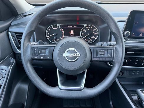 Used 2024 Nissan Rogue S FWD image 12