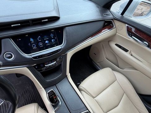 Used 2019 Cadillac XT5 Luxury image 17