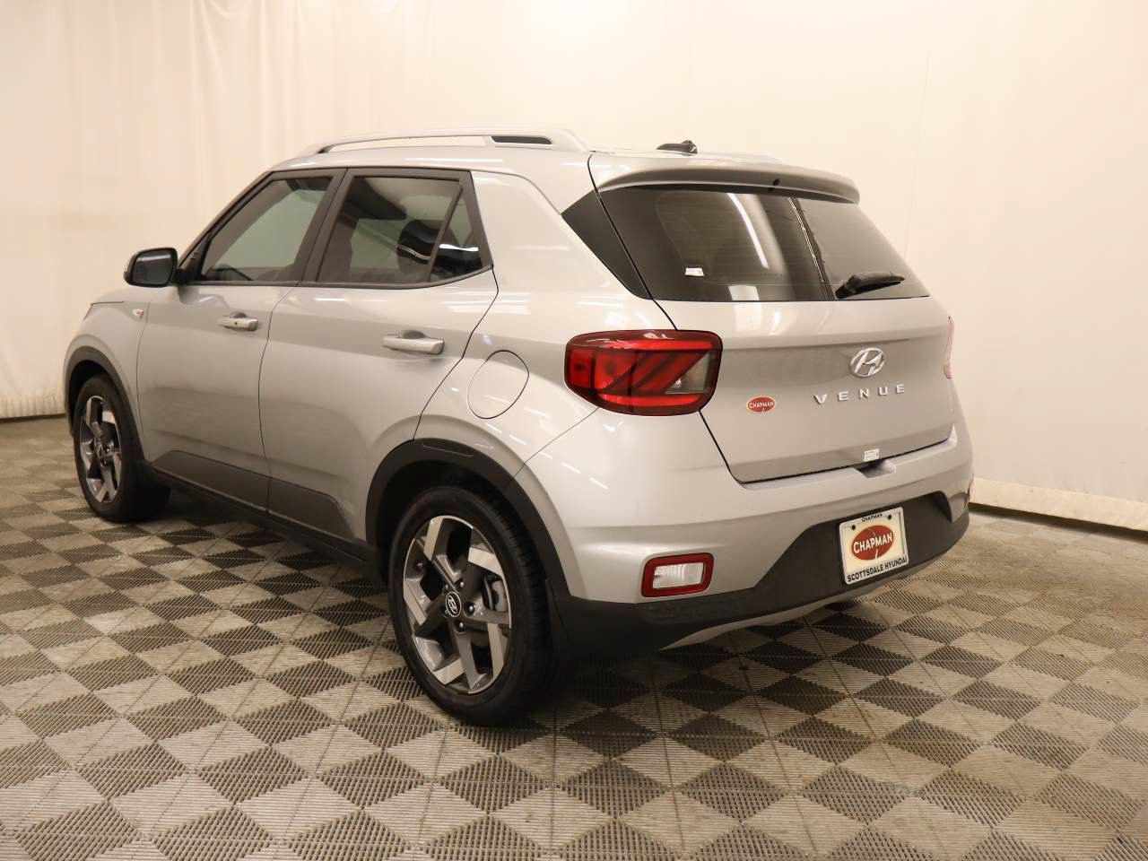 Used 2026 Hyundai Venue SEL FWD image 3