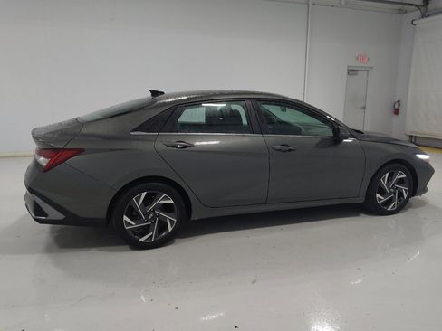Used 2024 Hyundai Elantra SEL w/ Convenience Package FWD image 10