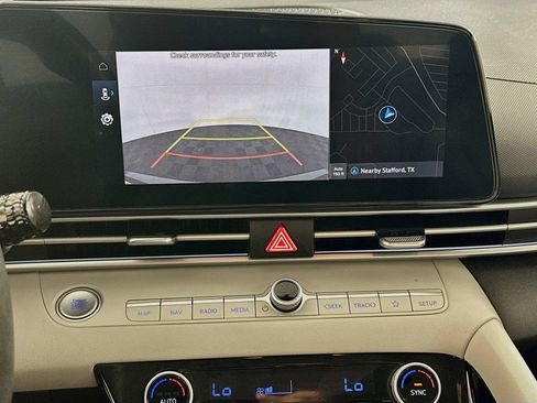 Used 2025 Hyundai Elantra Limited FWD image 23
