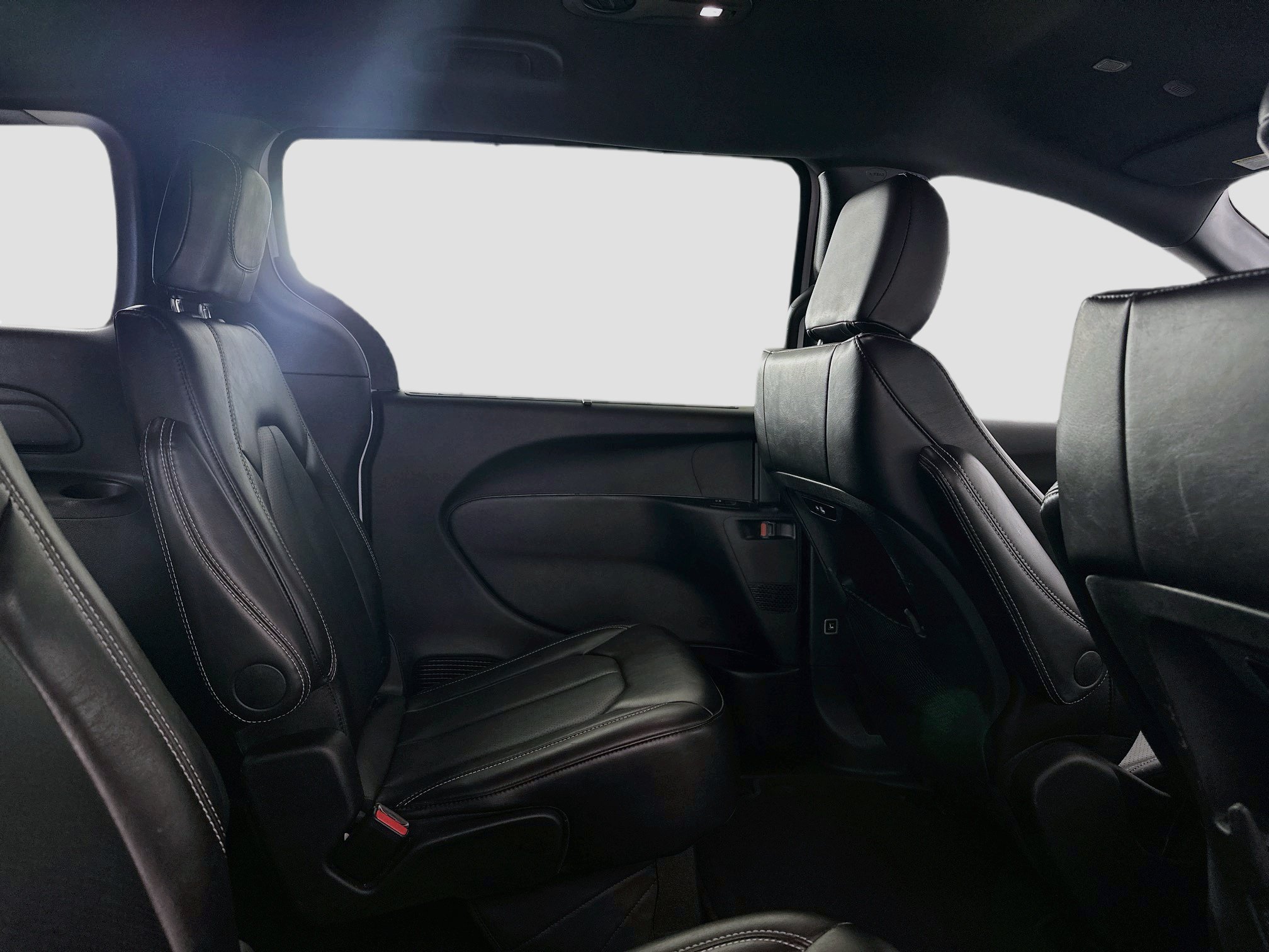 Used 2025 Chrysler Pacifica Select FWD image 26