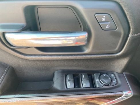 Used 2019 Chevrolet Silverado 1500 LT Trail Boss w/ Convenience Package AWD/4WD image 18