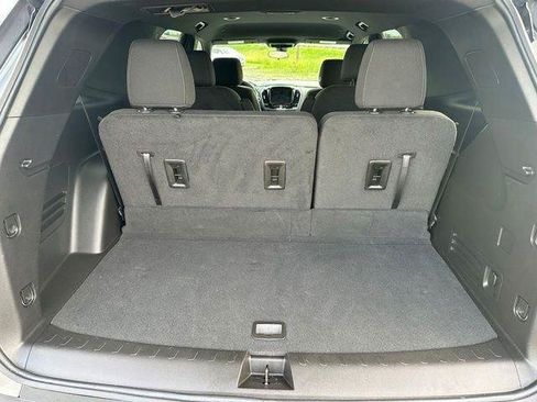 Used 2023 Chevrolet Traverse LT FWD image 29