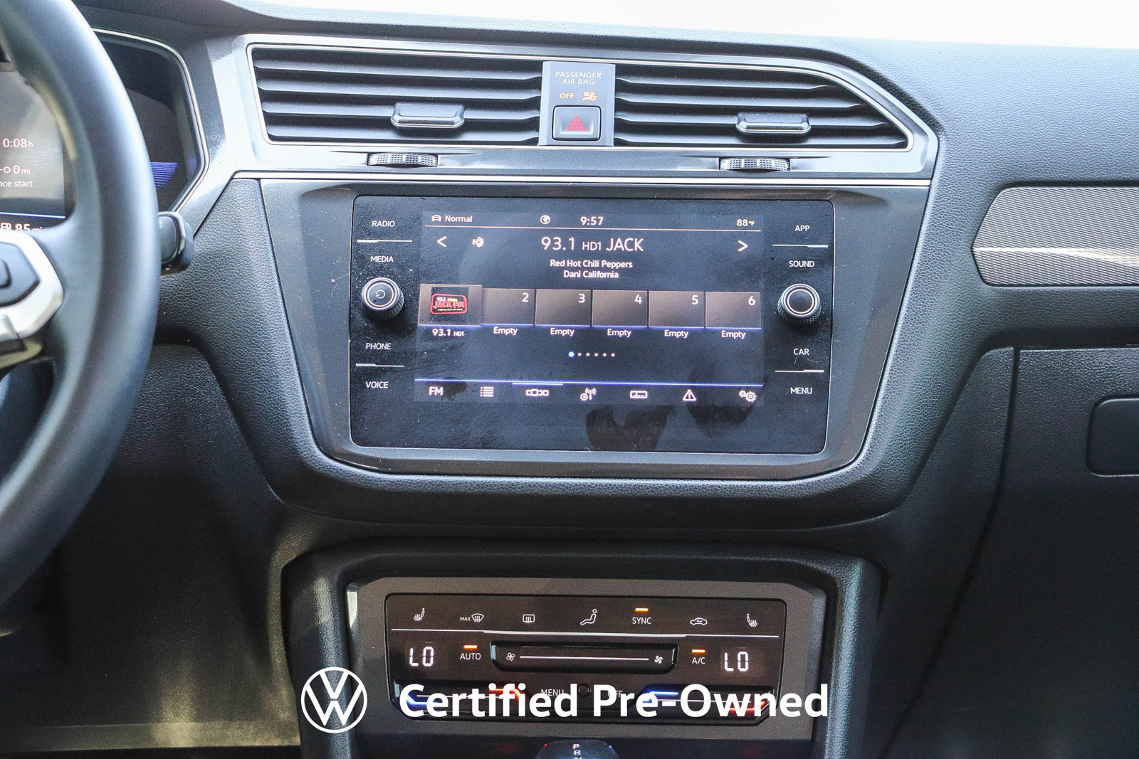 Used 2024 Volkswagen Tiguan SE AWD/4WD image 15