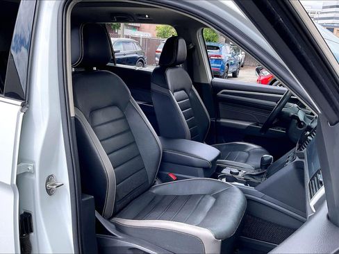 Certified 2022 Volkswagen Atlas SEL Premium AWD/4WD image 6