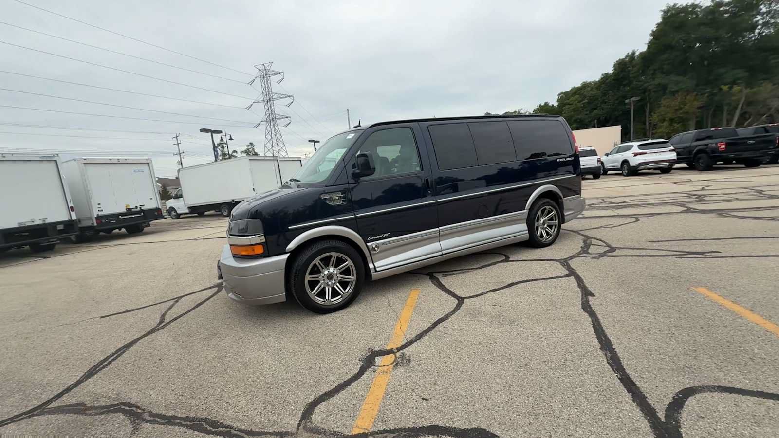 Used 2015 Chevrolet Express 2500 RWD image 4