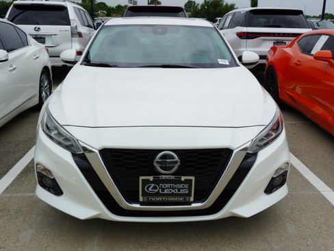 Used 2019 Nissan Altima 2.5 SV FWD image 2