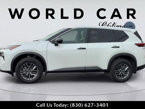 Used 2025 Nissan Rogue S FWD image 6