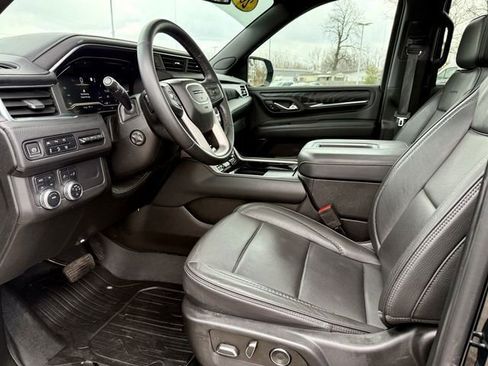 Used 2023 GMC Yukon XL Denali w/ LPO, Floor Liner Package AWD/4WD image 24
