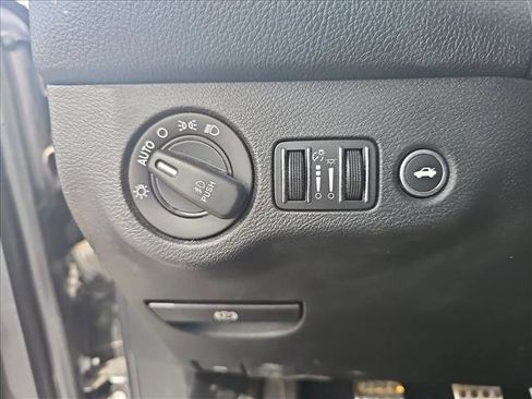 Used 2016 Dodge Challenger R/T Scat Pack w/ Leather Interior Group image 21