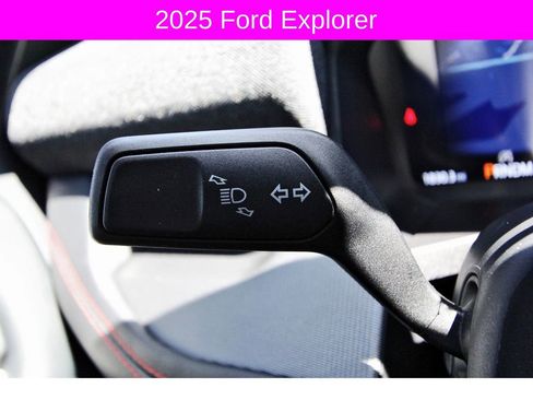 Used 2025 Ford Explorer ST image 14