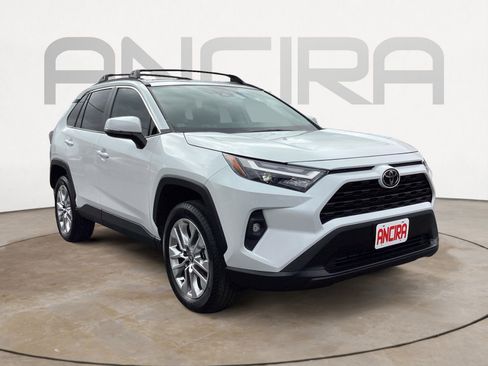 Used 2025 Toyota RAV4 XLE Premium image 5