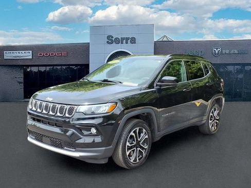 Used 2023 Jeep Compass Limited AWD/4WD image 3