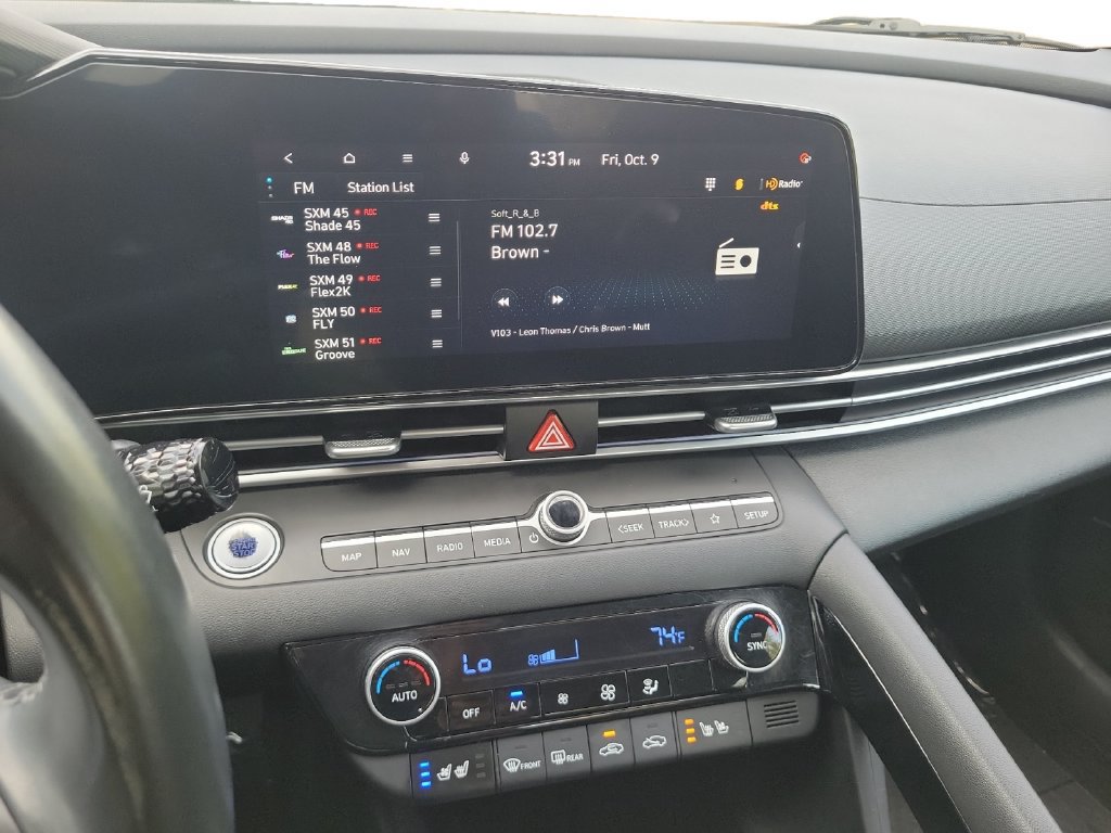 Used 2025 Hyundai Elantra Limited FWD image 16