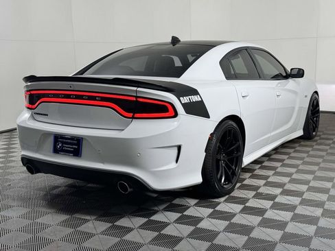 Used 2018 Dodge Charger R/T RWD image 10
