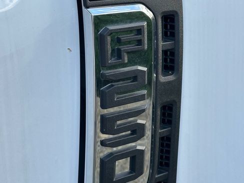 New 2026 Ford F250 XL w/ XL Chrome Package AWD/4WD image 26