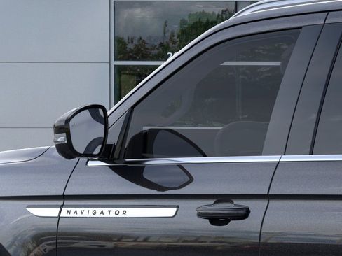 New 2026 Lincoln Navigator Premiere AWD/4WD image 20