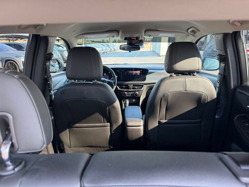 Used 2025 Buick Encore GX Preferred FWD image 17