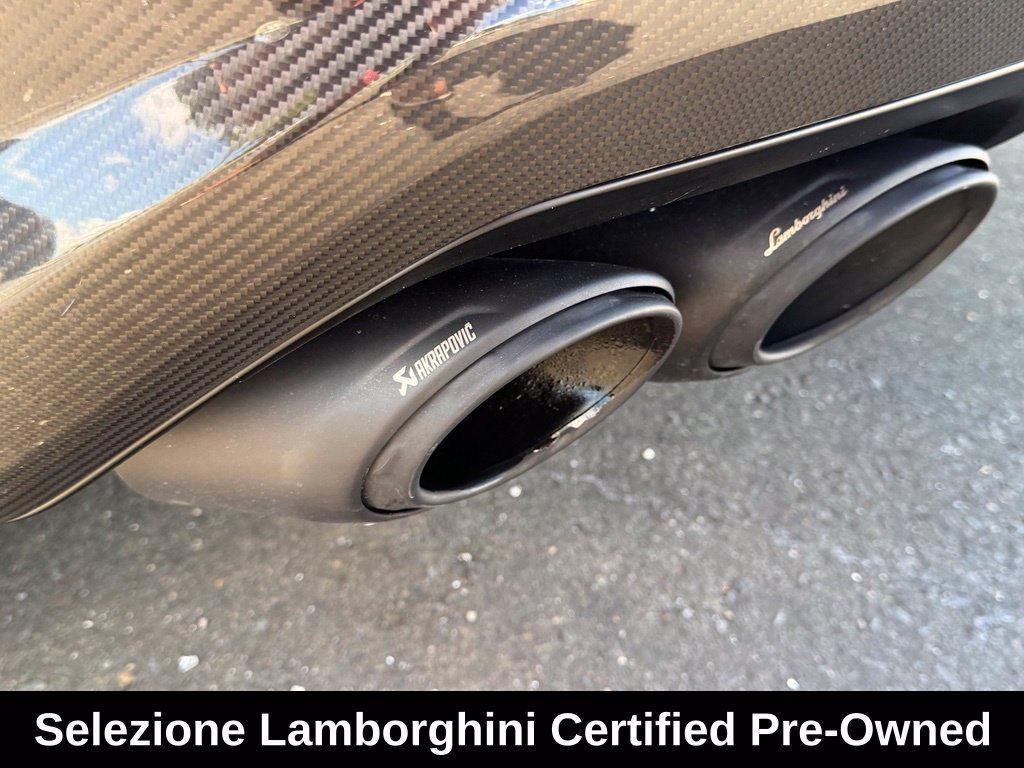 Used 2024 Lamborghini Urus Performante AWD/4WD image 20