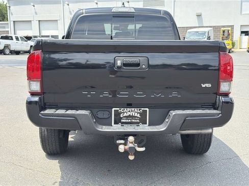 Used 2022 Toyota Tacoma SR5 w/ Technology Package RWD image 12